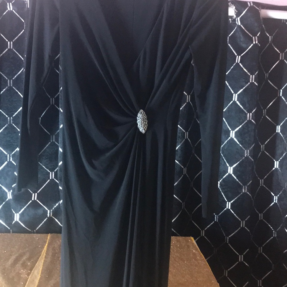 Dress - Picture 5 of 7